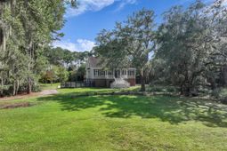 2595 Royal Oak Drive photo 4