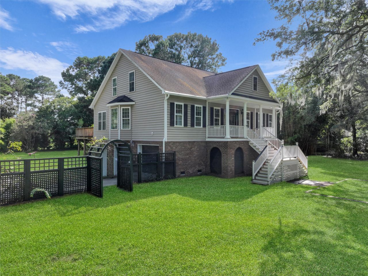 2595 Royal Oak Drive Photo 6