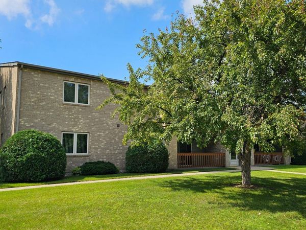 1210 Long Avenue, Unit 202, Detroit Lakes, MN 56501