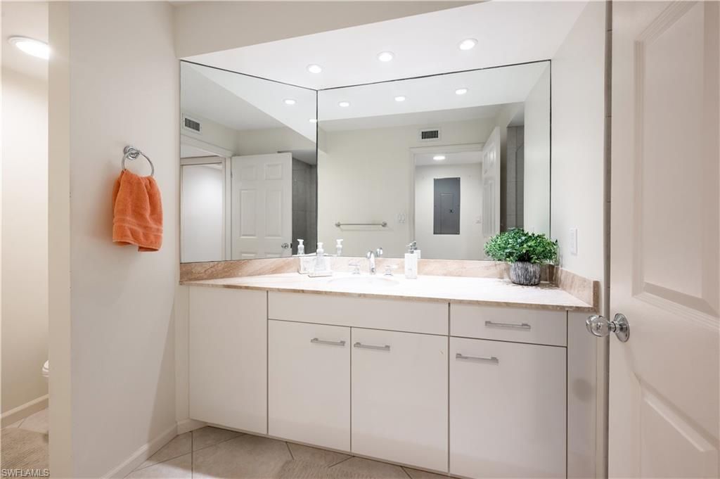 4551 Gulf Shore Blvd N, Unit 306, Naples, FL 34103 Photo