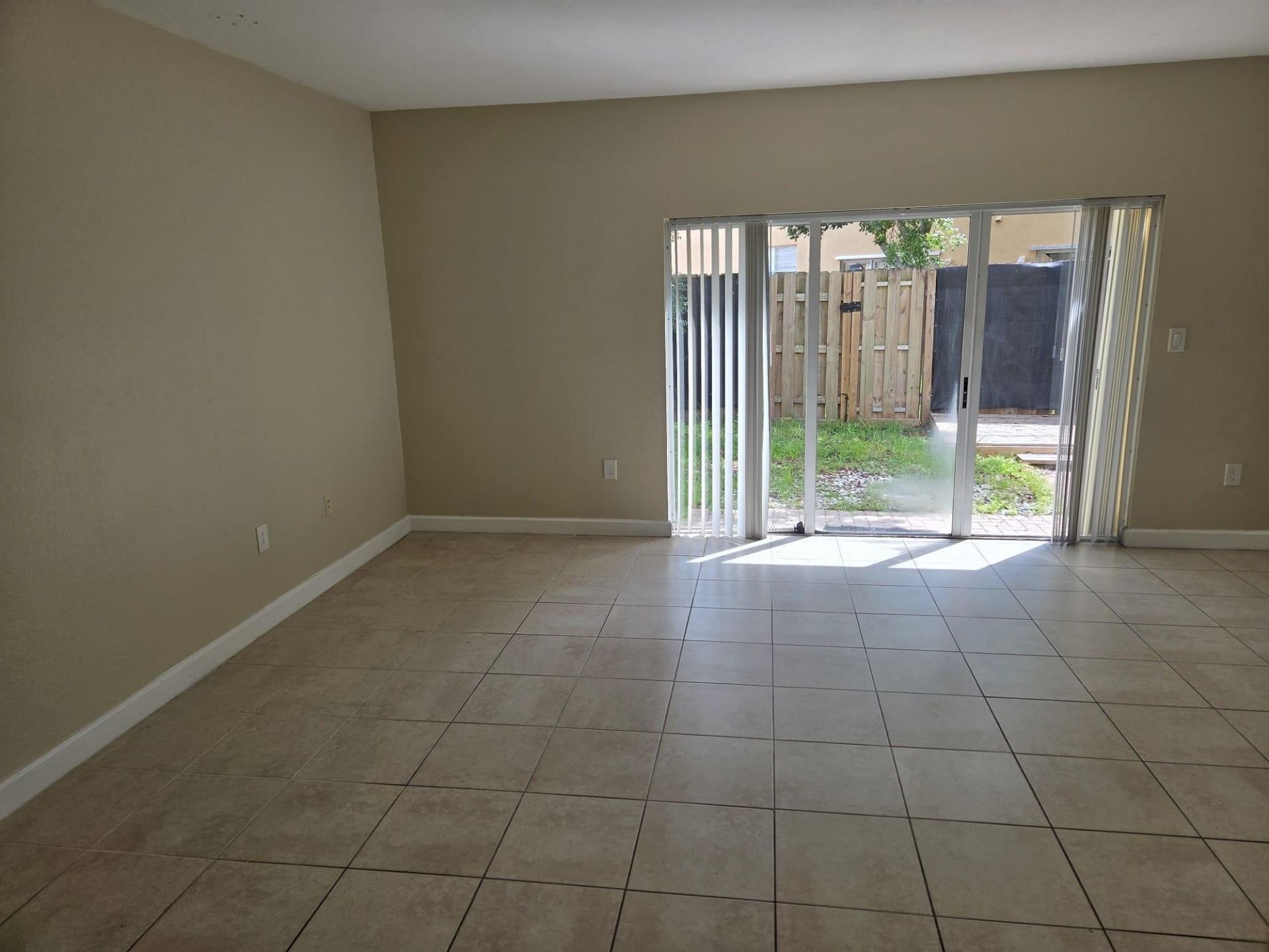 1575 NE 33 Avenue, Unit 101, Homestead, FL 33033 Photo