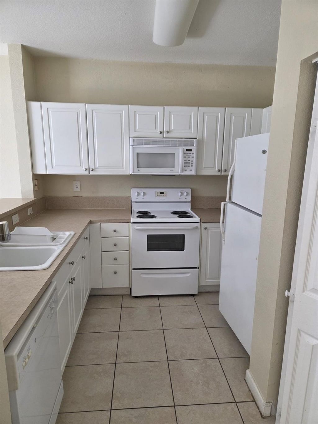1575 NE 33 Avenue, Unit 101, Homestead, FL 33033 Photo