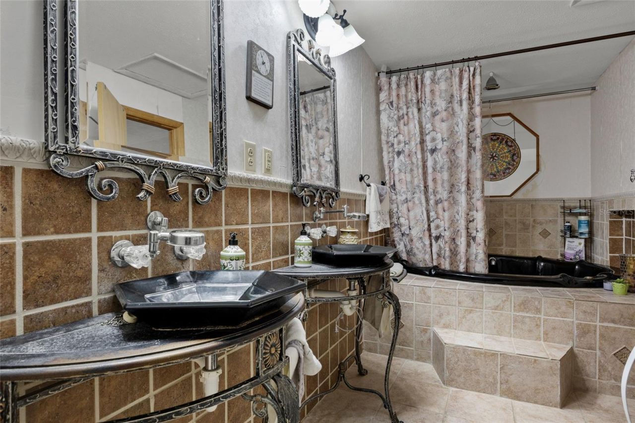 4250 NW 81st Lane, Bell, FL 32619 Photo