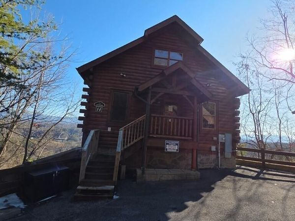 2709 Misty Blue Mountain Drive, Sevierville, TN 37876