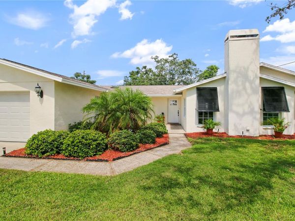 8785 WILDWOOD LANE, SEMINOLE, FL 33776