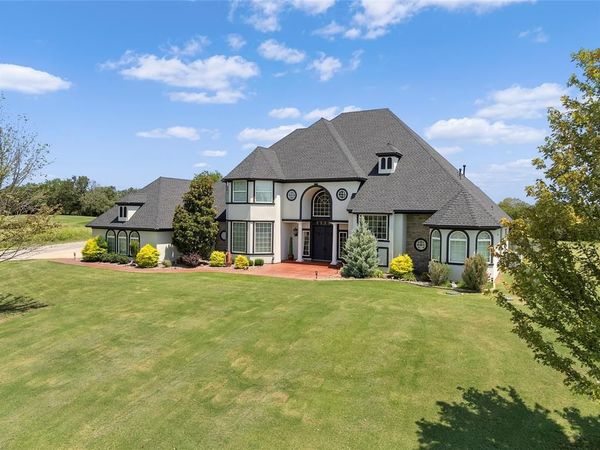 2302 Clubhouse Drive, Blanchard, OK 73010