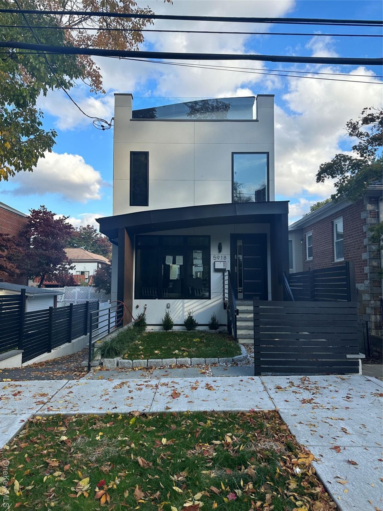 5918 Delafield Avenue, Bronx, NY 10471 Main Photo