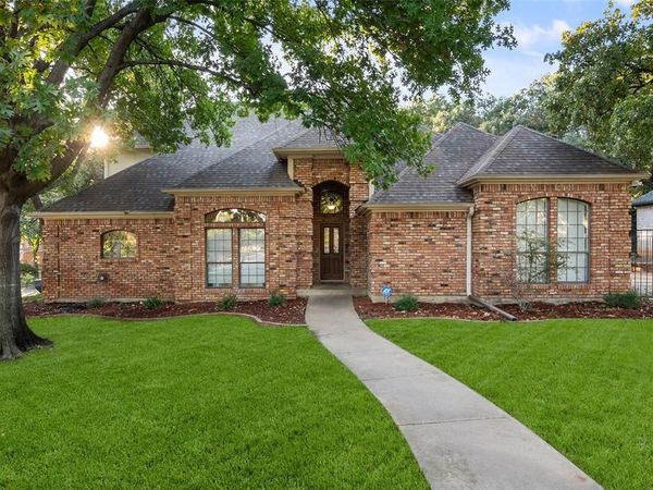 424 Windjammer Lane, Azle, TX 76020