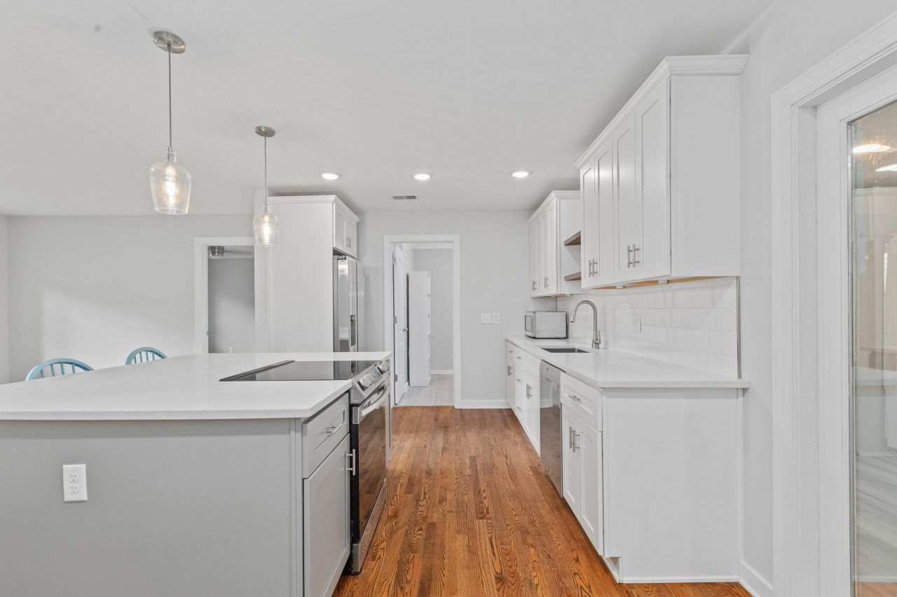 1359 Whitehouse Boulevard Photo 10