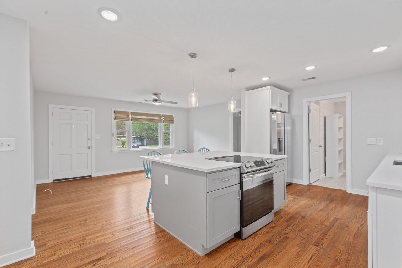 1359 Whitehouse Boulevard Photo 11