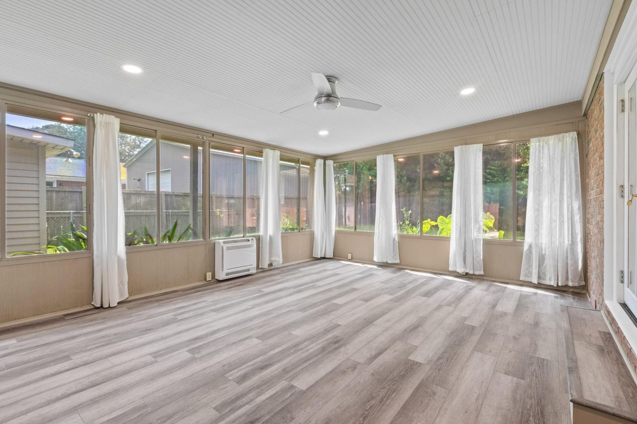 1359 Whitehouse Boulevard Photo 38