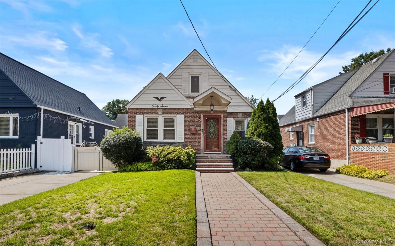 47 Alden Avenue, Valley Stream, NY 11580 Main Photo