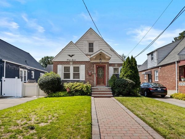 47 Alden Avenue, Valley Stream, NY 11580