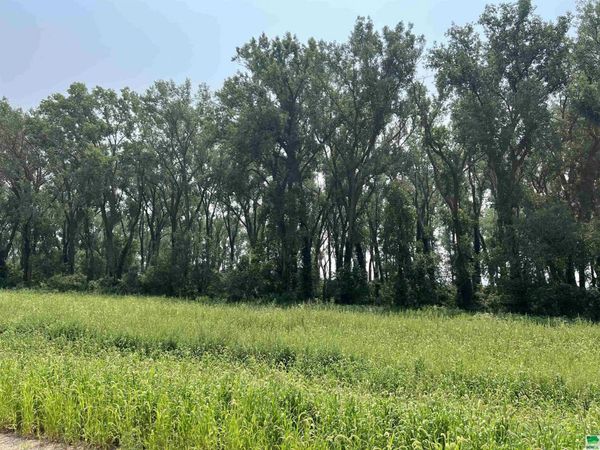46047 Daniel Place, Vermillion, SD 57069