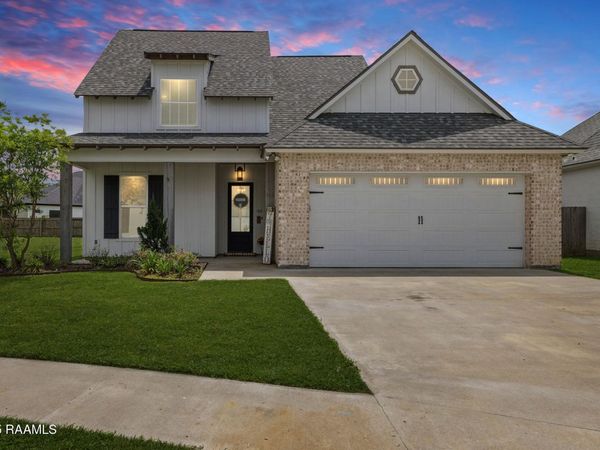 102 Cypress Wood Lane, Youngsville, LA 70592