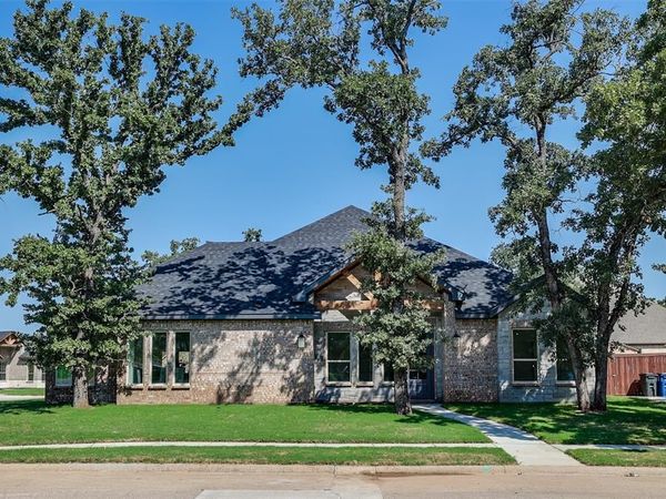 1208 Oak Harbor Boulevard, Azle, TX 76020