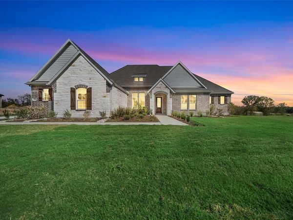 404 Indian Creek Road, Van Alstyne, TX 75495