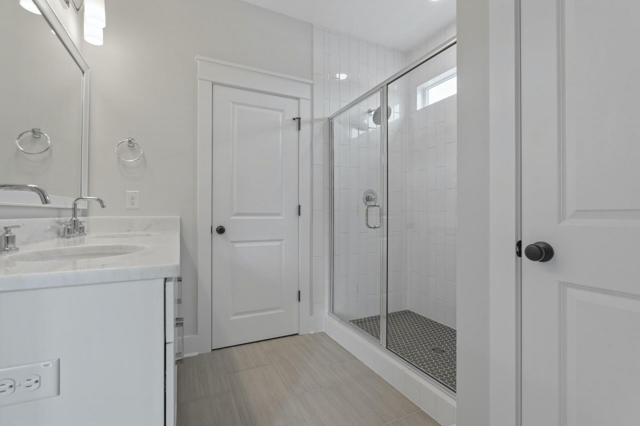 2114 Blue Bayou Boulevard Photo 12