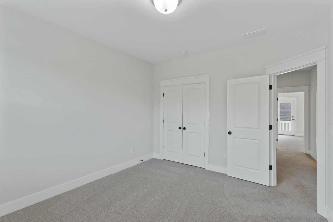 2114 Blue Bayou Boulevard Photo 17