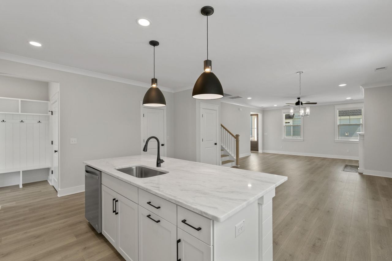 2114 Blue Bayou Boulevard Photo 8