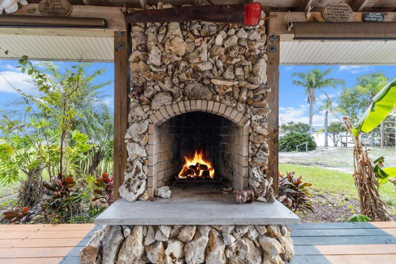 519 NW 7th Avenue, Crystal River, FL 34428 Photo