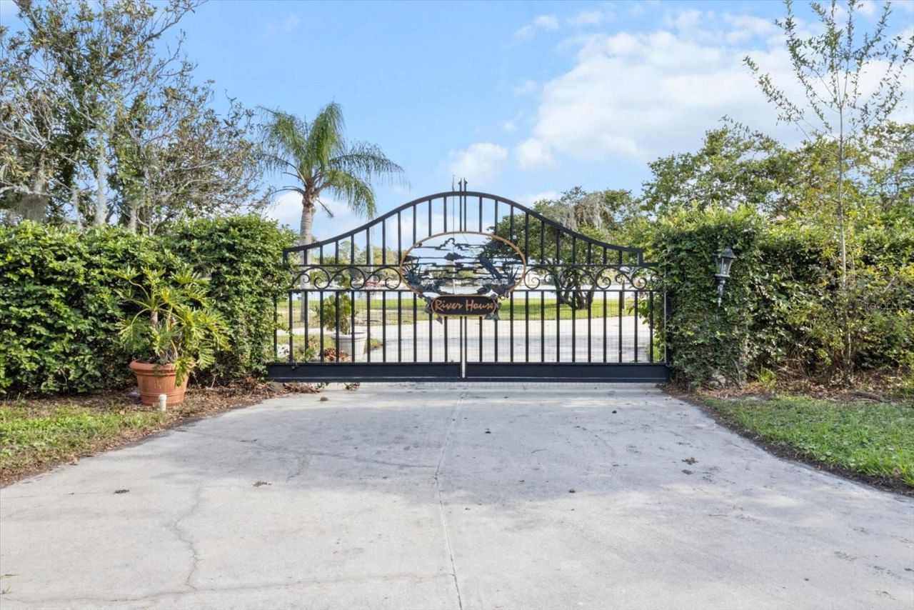 519 NW 7th Avenue, Crystal River, FL 34428 Photo