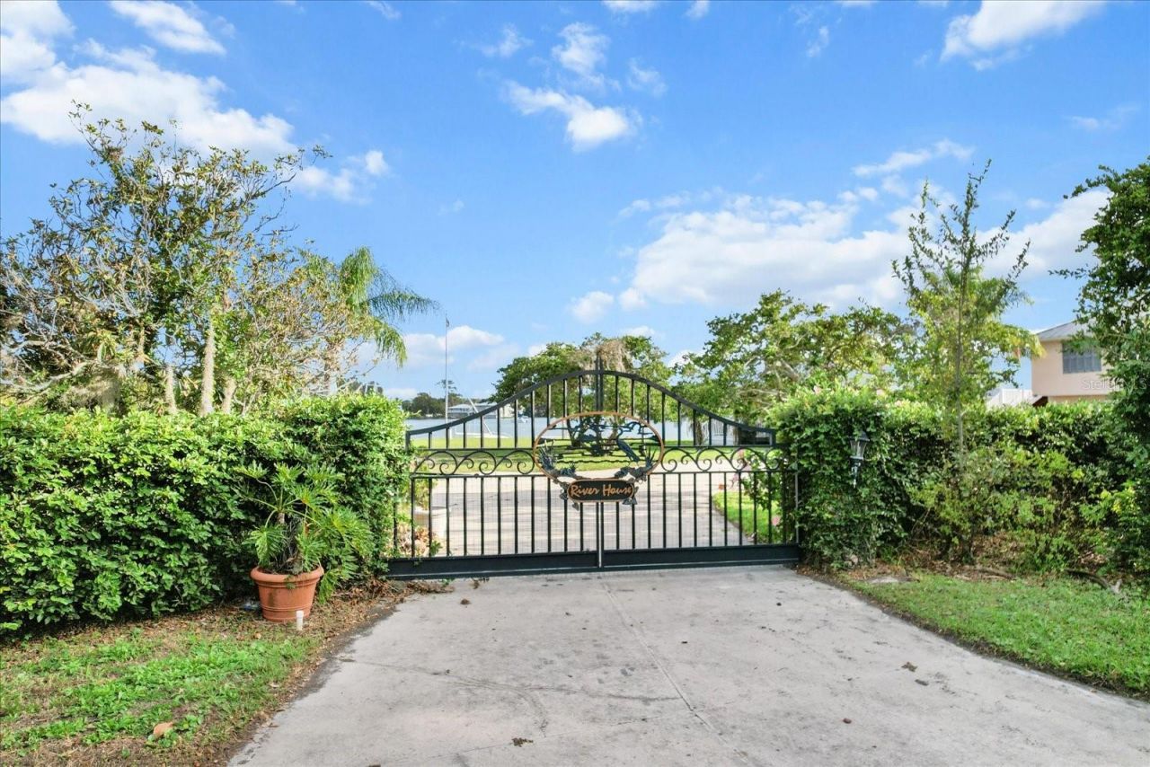 519 NW 7th Avenue, Crystal River, FL 34428 Photo