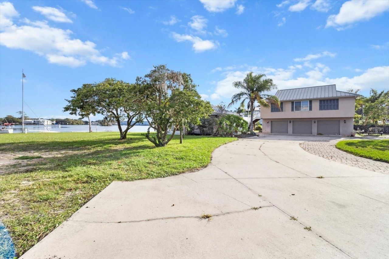 519 NW 7th Avenue, Crystal River, FL 34428 Photo
