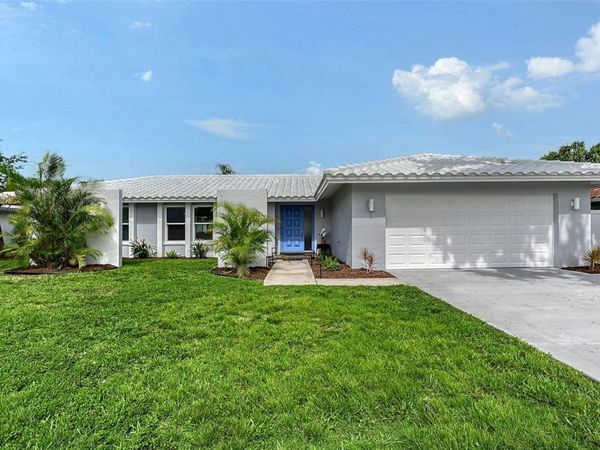 2852 CAPTIVA DRIVE, SARASOTA, FL 34231