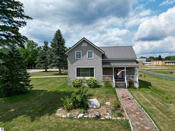 364 Chippewa Street S, Shepherd, MI 48883