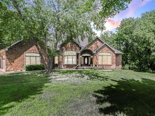 25375 sunset Lane, Paola, KS 66071