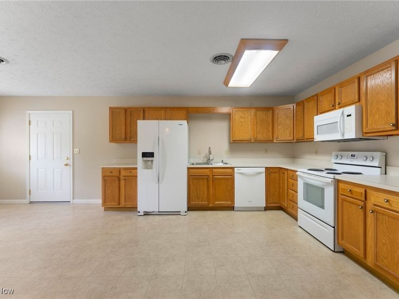 405 Orchard Drive, Leetonia, OH 44431 Photo 11