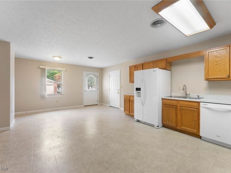 405 Orchard Drive, Leetonia, OH 44431 Photo 13