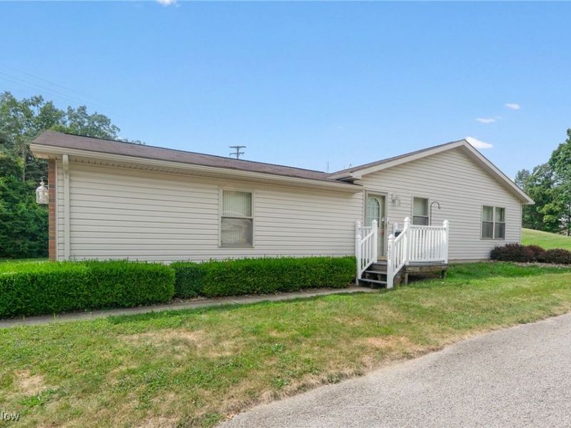 405 Orchard Drive, Leetonia, OH 44431 Photo 3