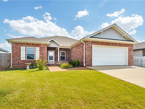 241 Williams Court, Centerton, AR 72713