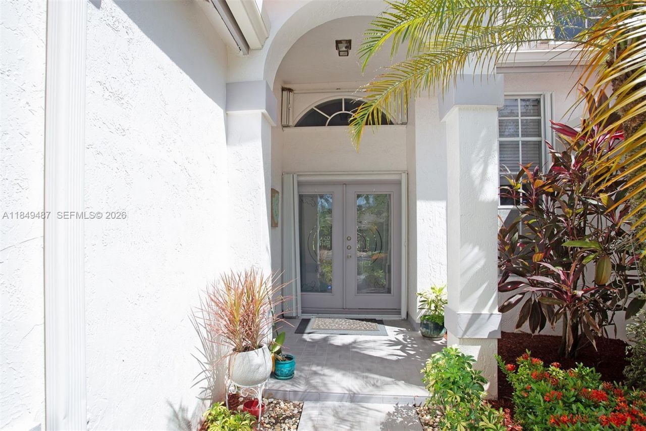 2613 Oakbrook Dr, Weston, FL 33332 Photo