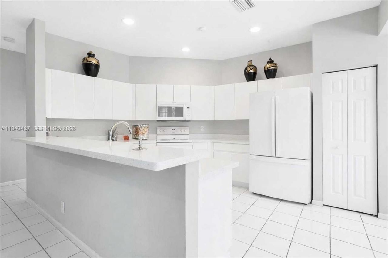 2613 Oakbrook Dr, Weston, FL 33332 Photo