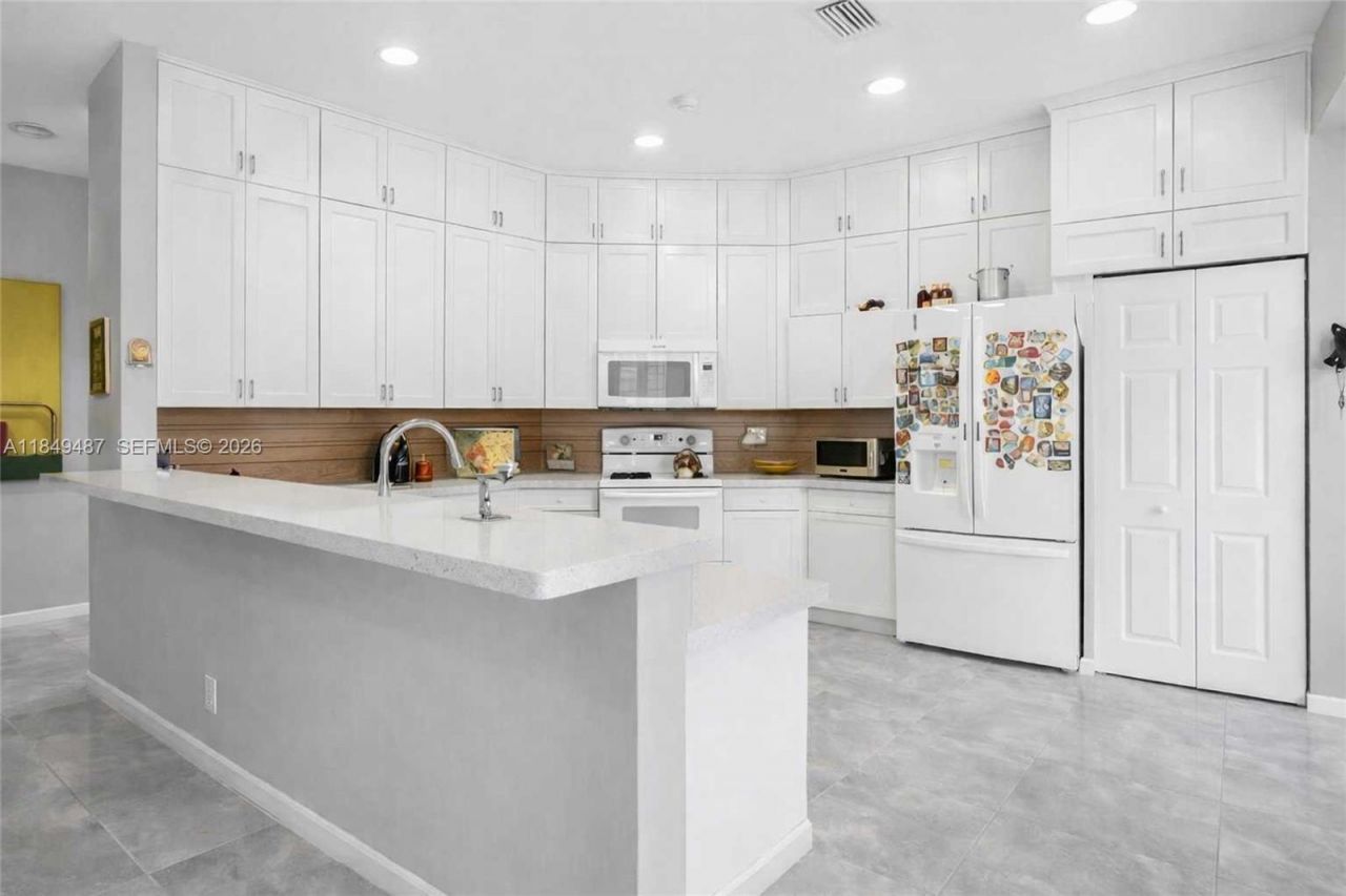 2613 Oakbrook Dr, Weston, FL 33332 Photo