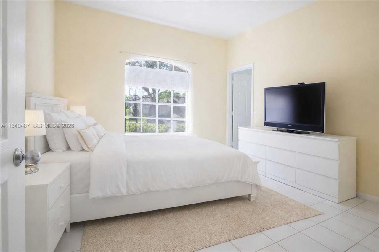 2613 Oakbrook Dr, Weston, FL 33332 Photo