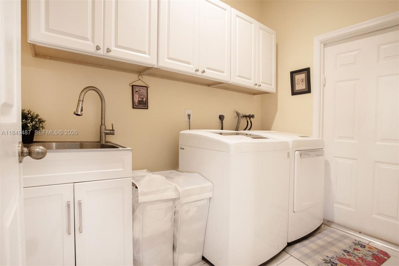 2613 Oakbrook Dr, Weston, FL 33332 Photo