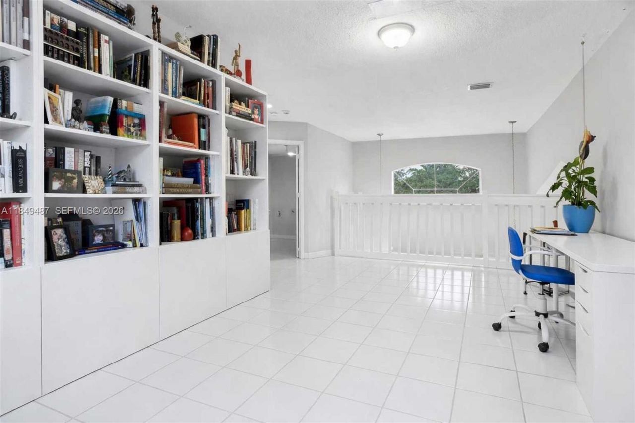 2613 Oakbrook Dr, Weston, FL 33332 Photo