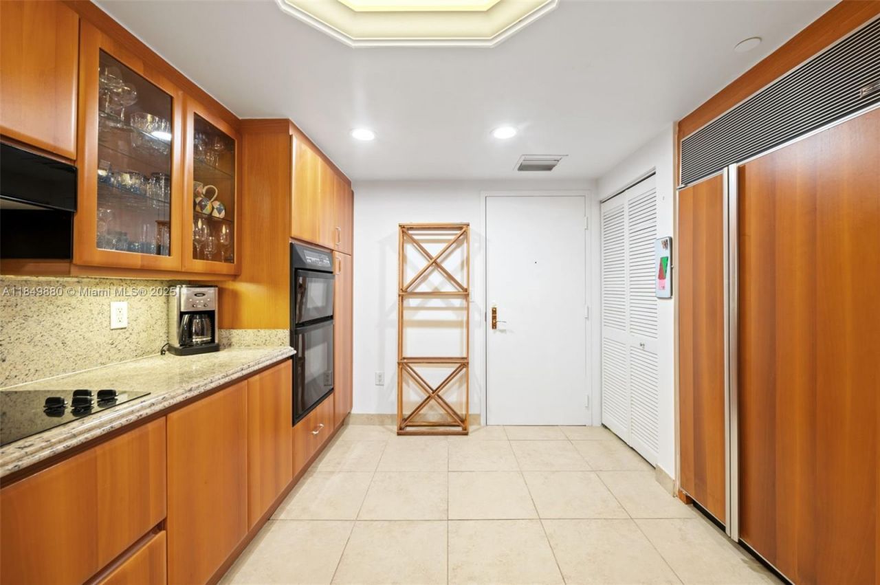 9595 Collins Ave, Unit N7-D, Surfside, FL 33154 Photo