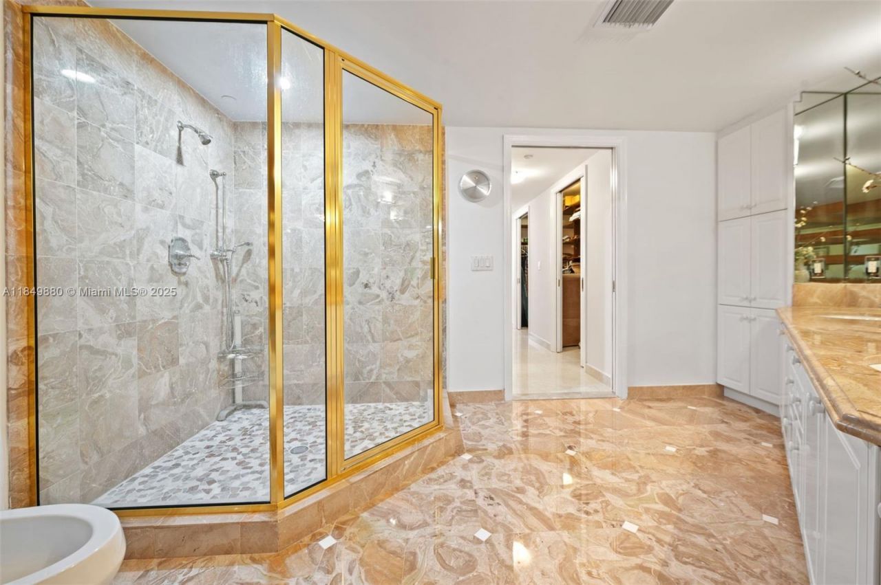 9595 Collins Ave, Unit N7-D, Surfside, FL 33154 Photo