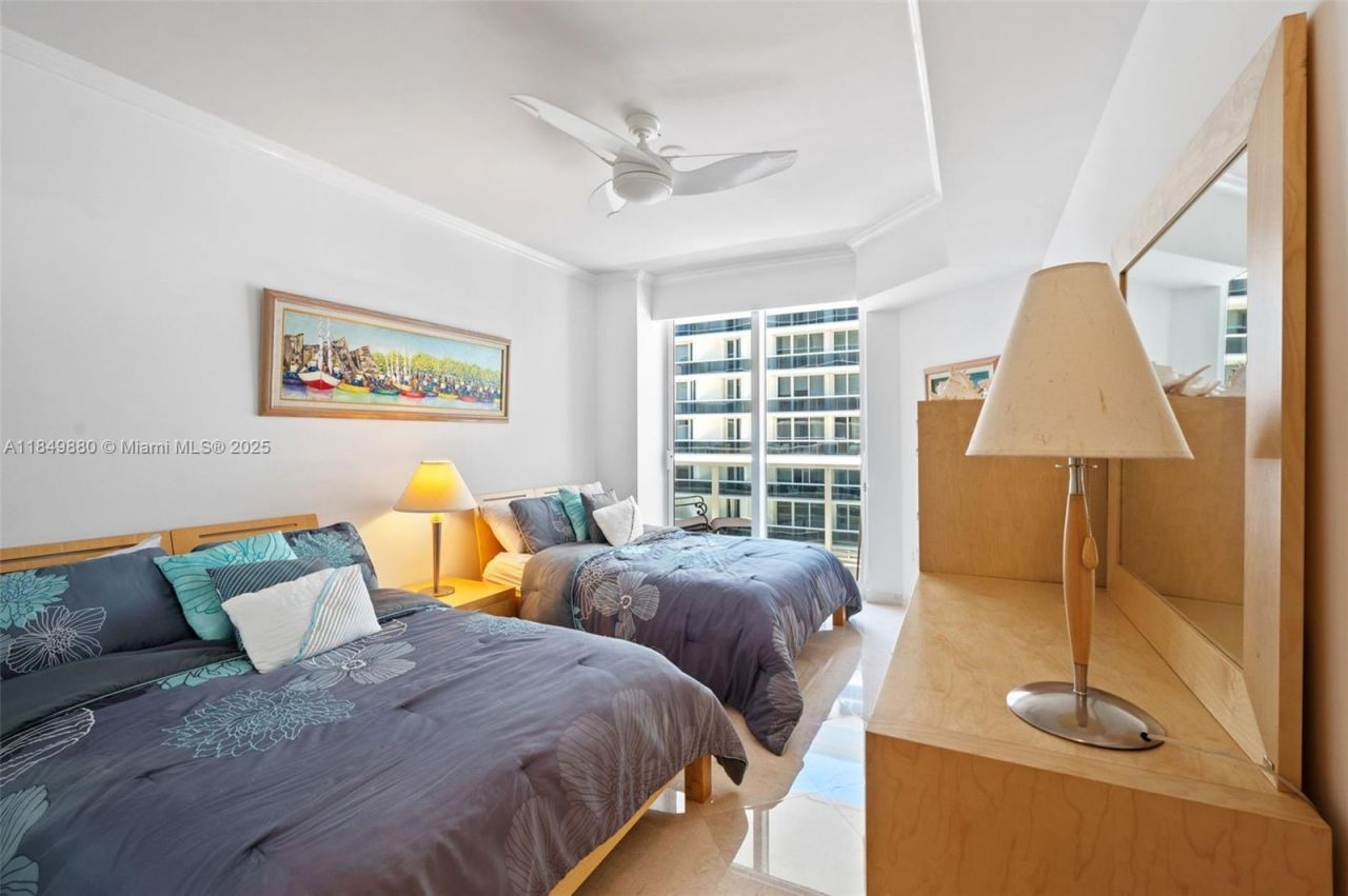 9595 Collins Ave, Unit N7-D, Surfside, FL 33154 Photo