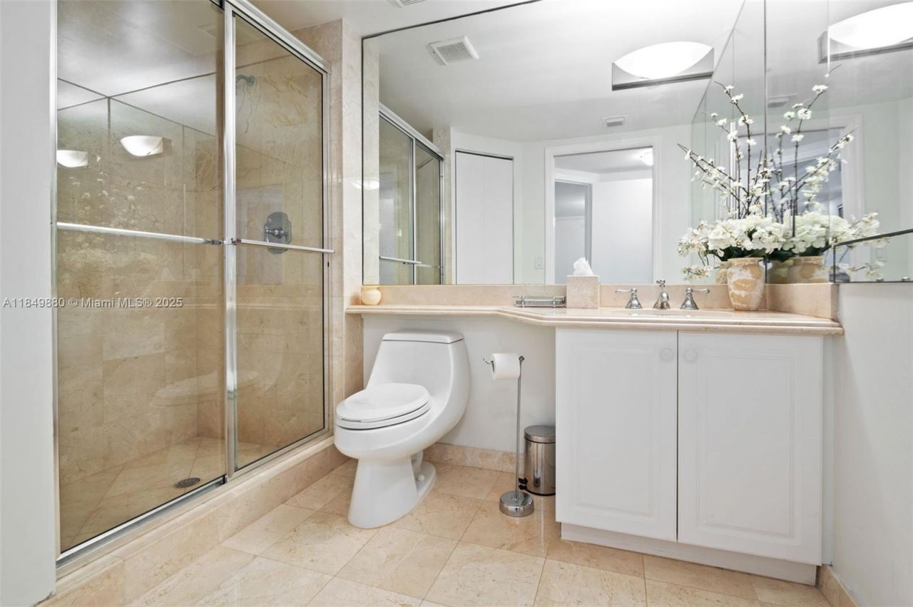 9595 Collins Ave, Unit N7-D, Surfside, FL 33154 Photo