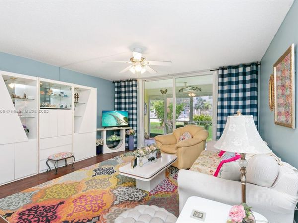 1001 NE 14th Ave, Unit 107, Hallandale Beach, FL 33009