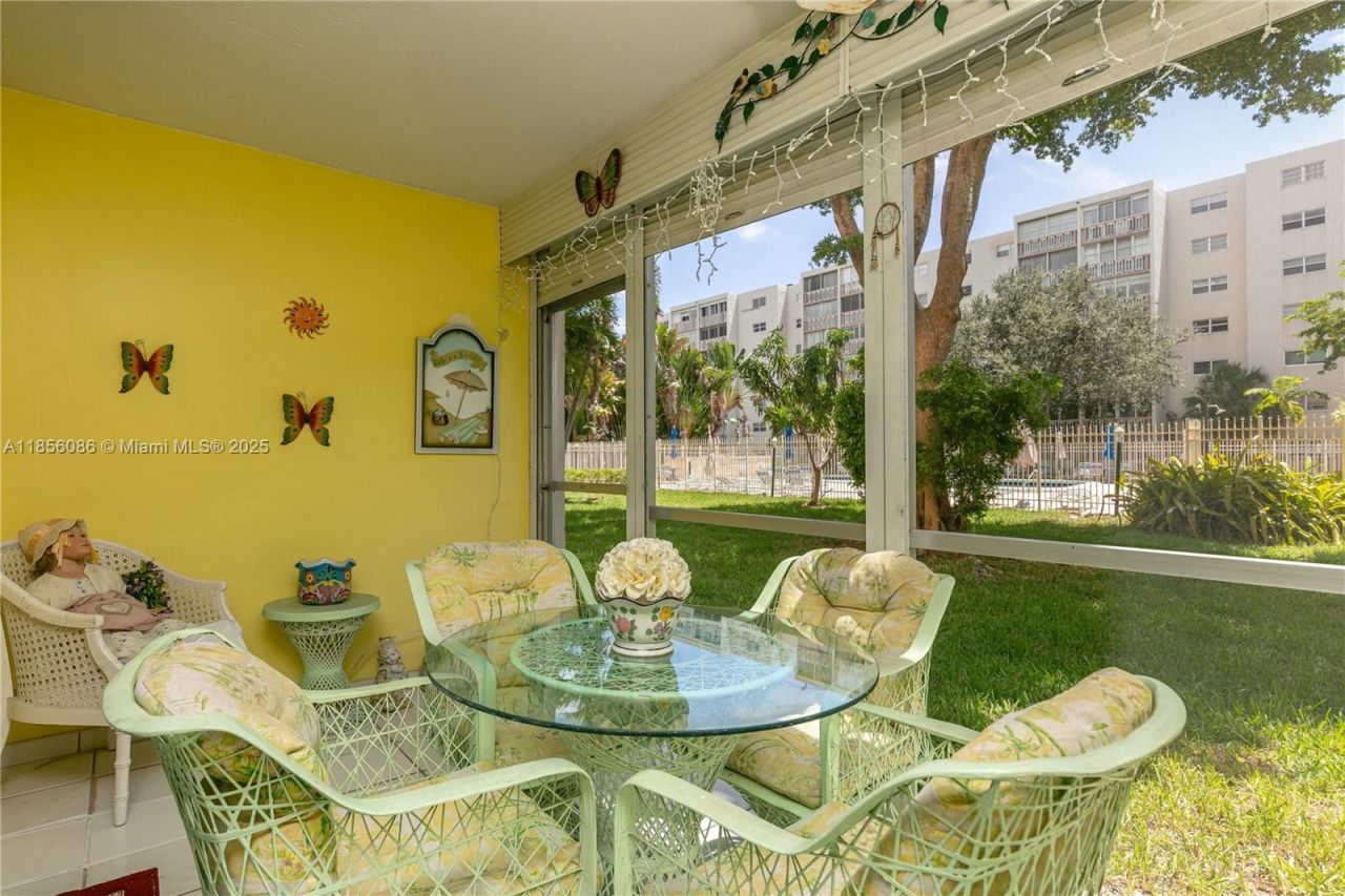 1001 NE 14th Ave, Unit 107, Hallandale Beach, FL 33009 Photo