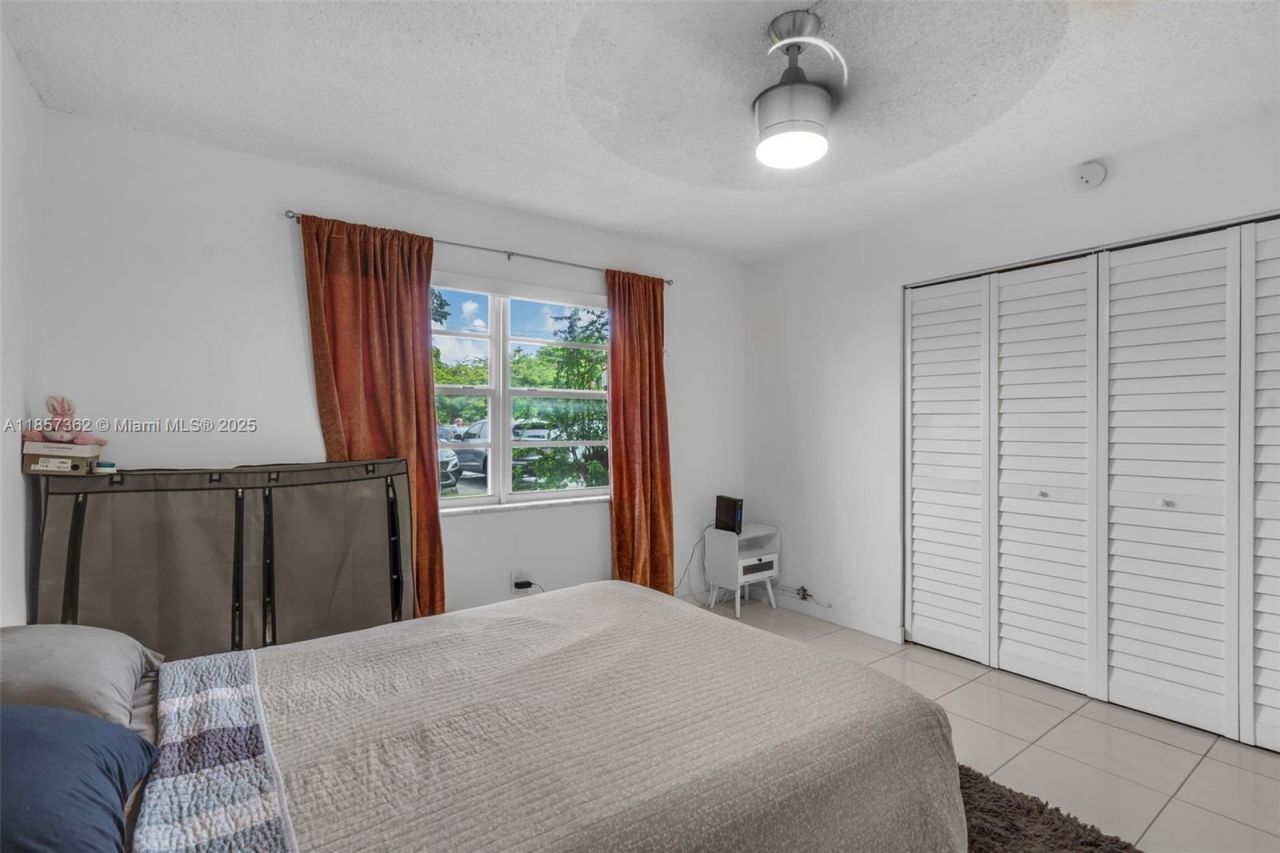 8501 NW 8th St, Unit 105, Miami, FL 33126 Photo