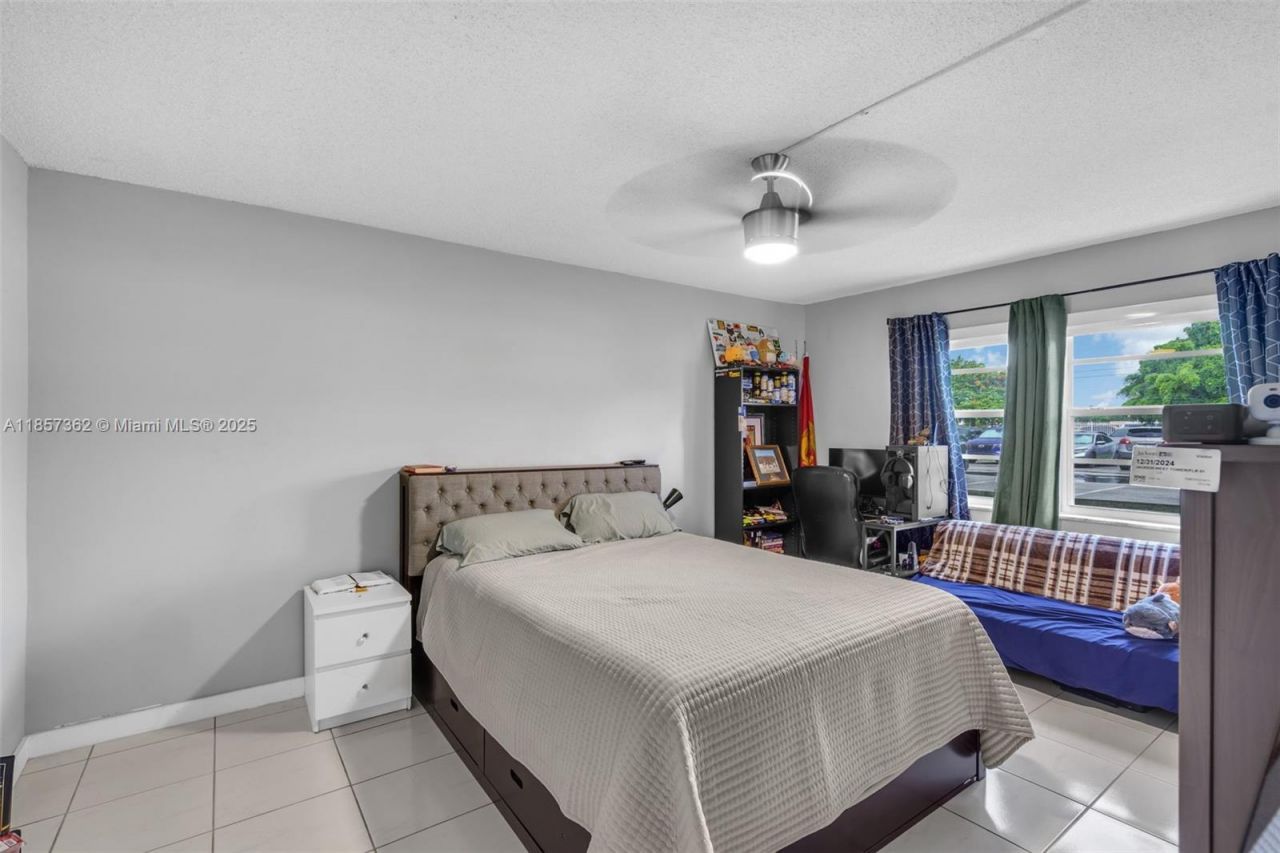 8501 NW 8th St, Unit 105, Miami, FL 33126 Photo