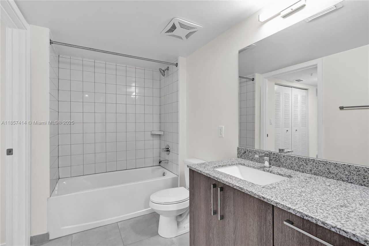 400 NW 112th Ave, Unit 323, Sweetwater, FL 33172 Photo